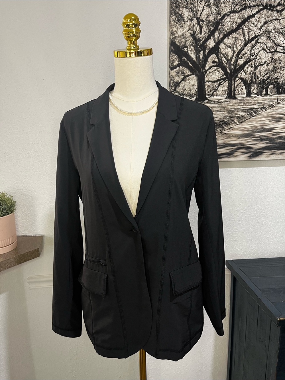 Black Women's Tailored Blazer Jacket - Classic Single-Button
